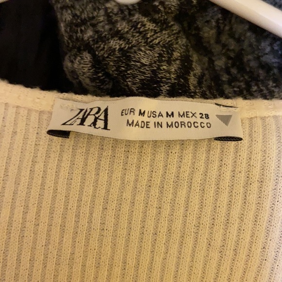 Zara shoulder padded top - Picture 2 of 4